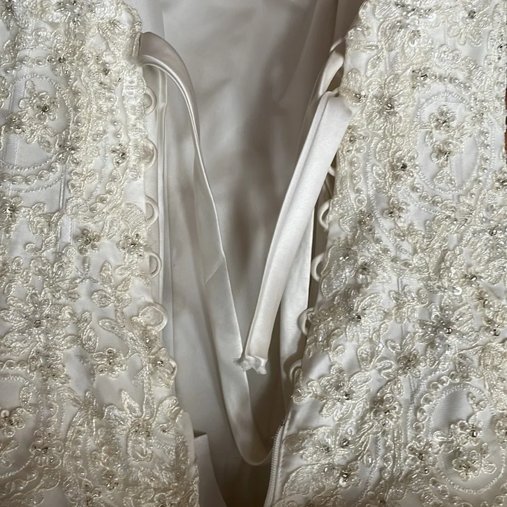 NWT! Wedding / quinceanera dress, strapless, beading - Picture 8 of 9